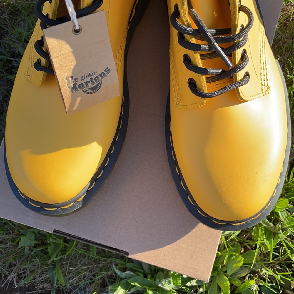 Dr. Martens 1460 Eye Lace/up Boots Yellow - Picture 12 of 13